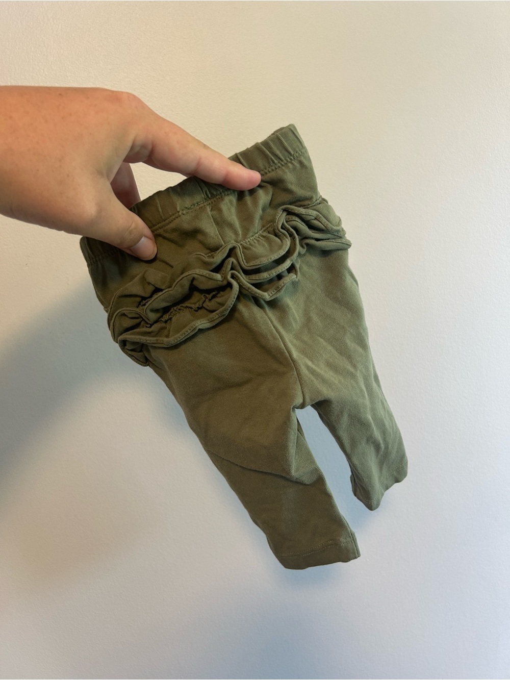 Old navy 0/3m Olive Green ruffle bum Leggings